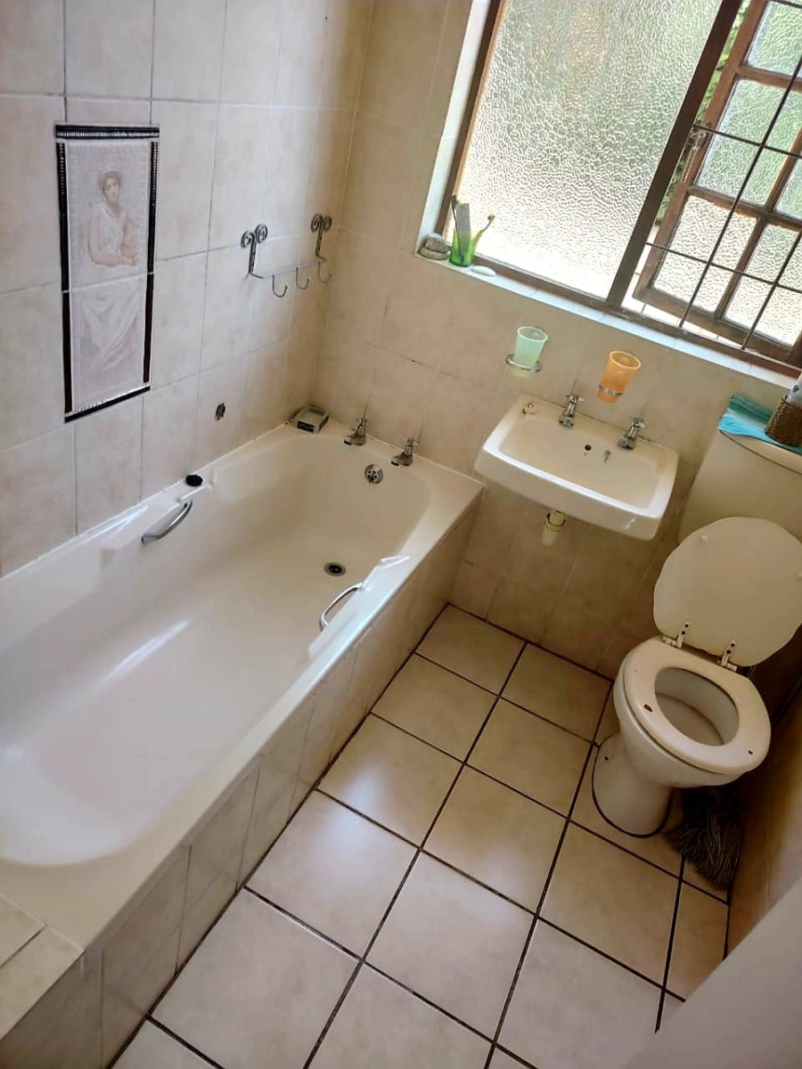 4 Bedroom Property for Sale in Amalinda Eastern Cape